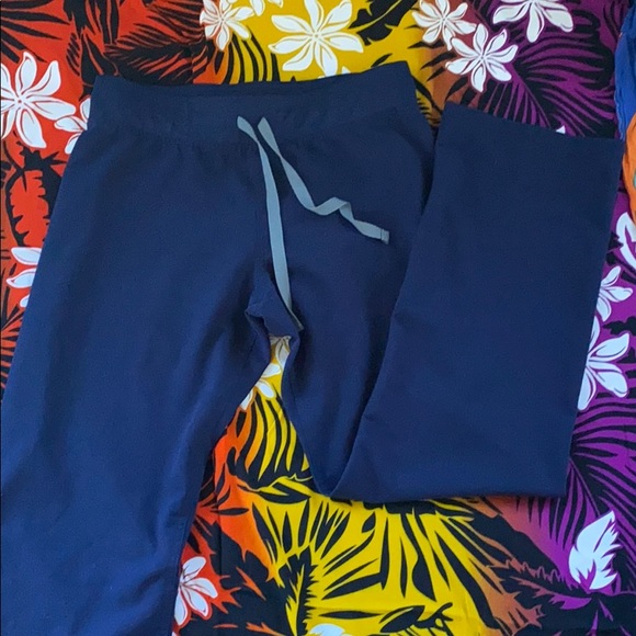 Figs Scrub Bottom - Picture 1 of 2